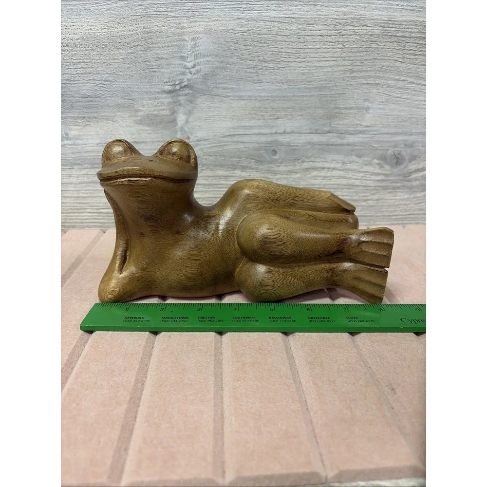 Wood Hand Carved Frog (C4)